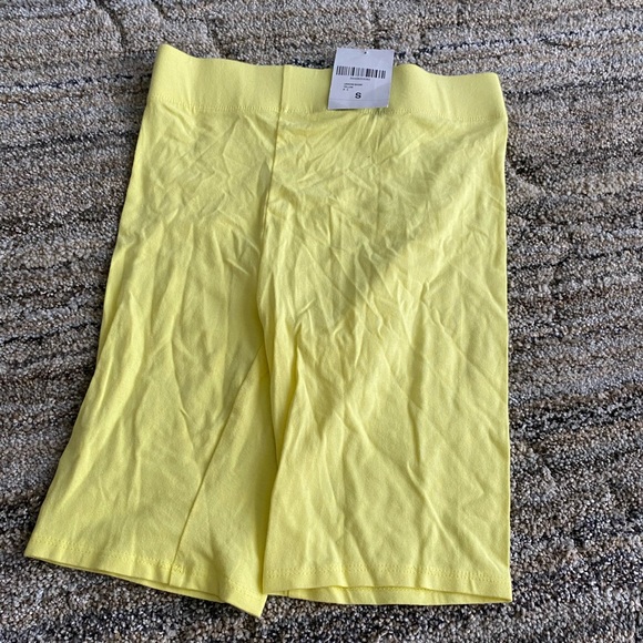 Yellow biker shorts - Picture 1 of 1
